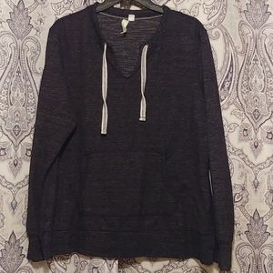 Heathered black pullover sweat shirt